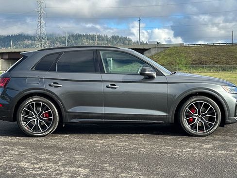 Used 2021 Audi SQ5 Premium Plus w/ Premium Plus Package image 2