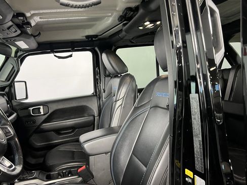 Certified 2022 Jeep Wrangler Unlimited Rubicon 4xe w/ Steel Bumper Group image 23