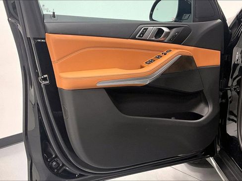 Used 2023 BMW X5 xDrive40i w/ Parking Assistance Package image 18