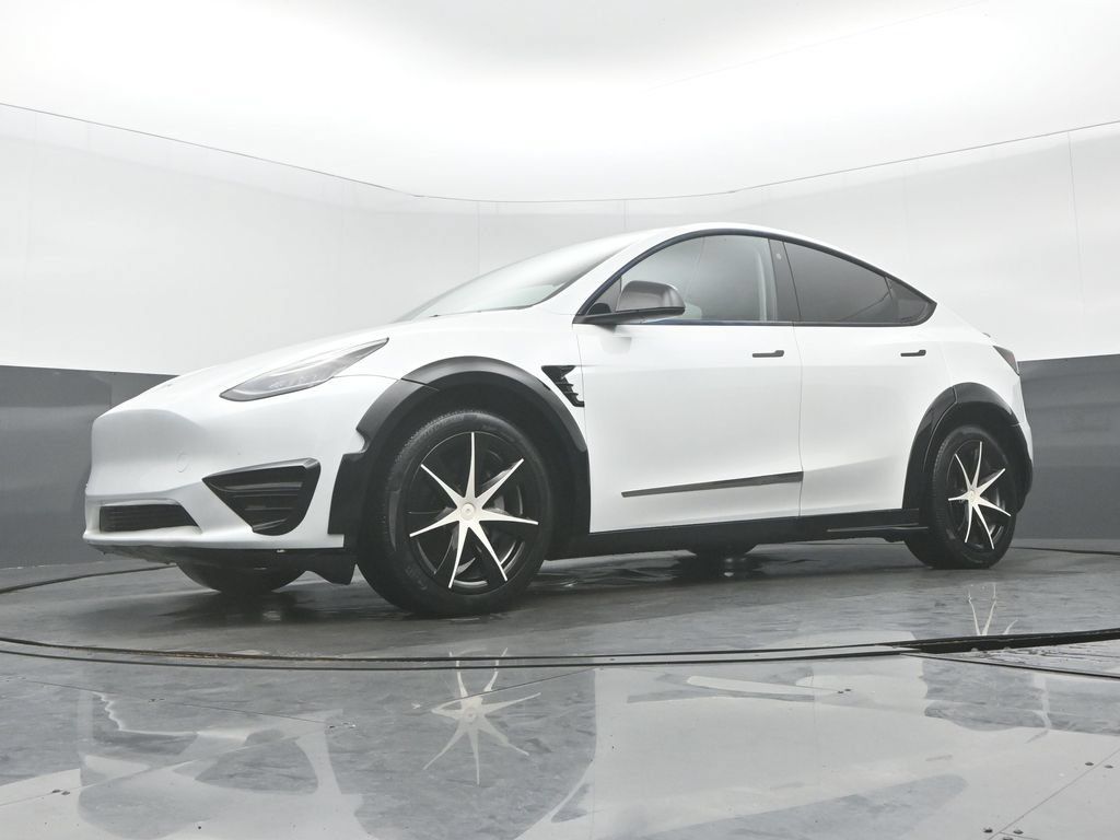 Used 2023 Tesla Model Y Long Range AWD/4WD image 10