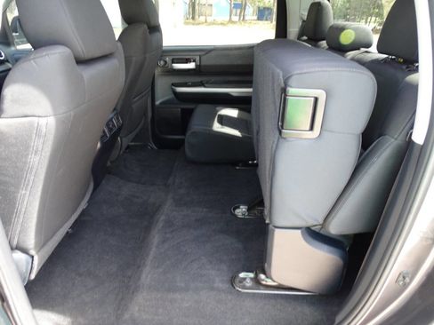 Used 2017 Toyota Tundra SR5 image 34