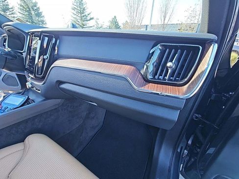 Used 2024 Volvo XC60 T8 Ultimate w/ Climate Package image 5