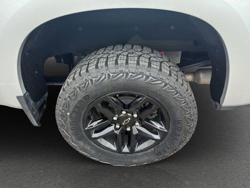 Used 2021 Chevrolet Silverado 1500 LT Trail Boss w/ Convenience Package II AWD/4WD image 11