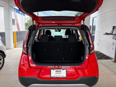 Used 2025 Kia Soul LX w/ LX Technology Package FWD image 31