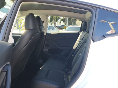 Used 2024 Tesla Model Y Long Range image 12