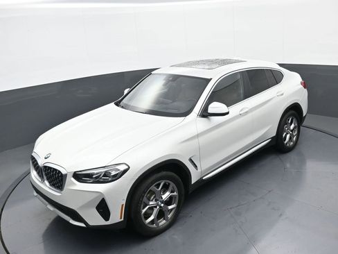 Used 2025 BMW X4 xDrive30i image 31