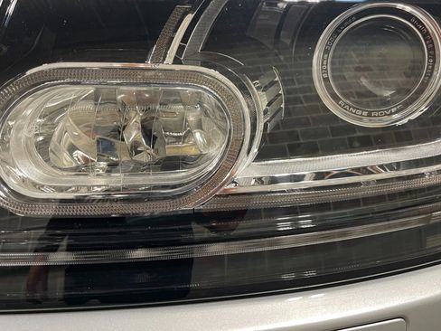 Used 2017 Land Rover Range Rover image 40