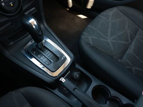 Used 2013 Ford Fiesta SE image 36