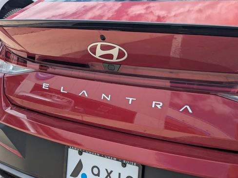 Used 2026 Hyundai Elantra SEL Sport Premium FWD image 5