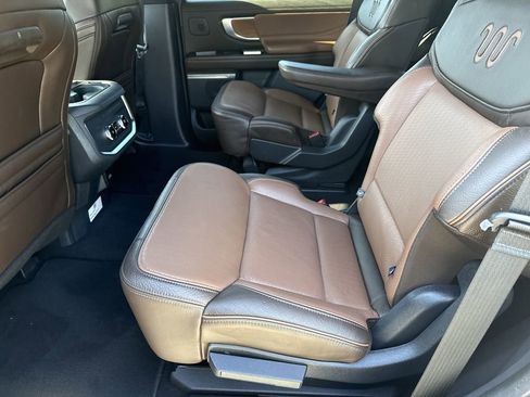 Used 2025 Ford Expedition King Ranch AWD/4WD image 22