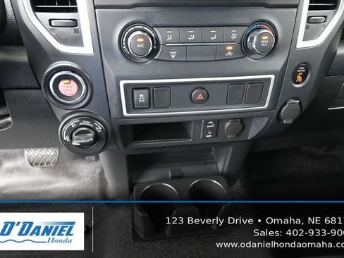 Used 2017 Nissan Titan S AWD/4WD image 31