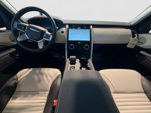 New 2026 Land Rover Discovery Limited Edition AWD/4WD image 12