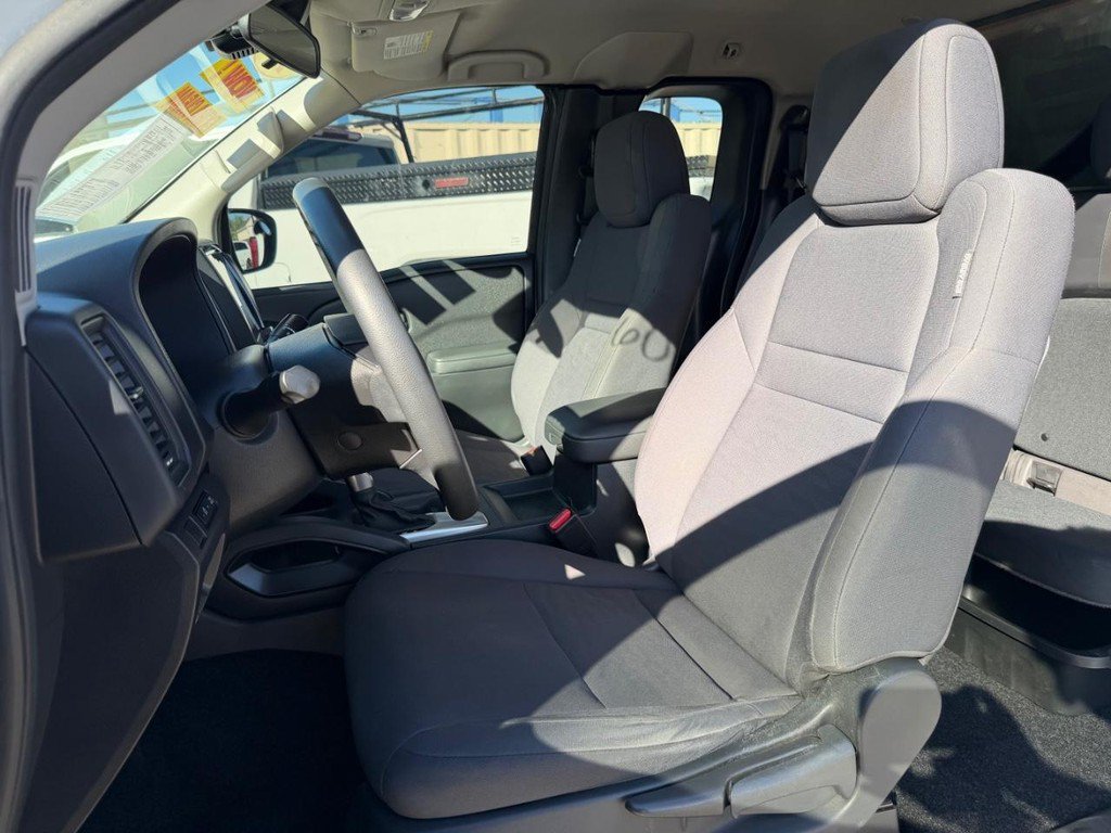 Used 2022 Nissan Frontier S RWD image 17