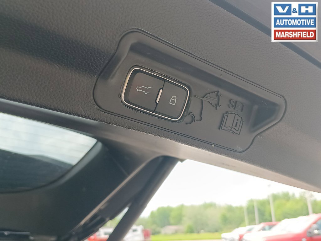 Used 2020 Ford Explorer XLT w/ Equipment Group 202A AWD/4WD image 25