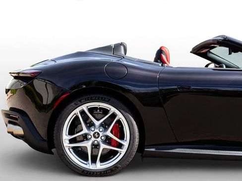 Certified 2024 Ferrari Roma Spider RWD image 17