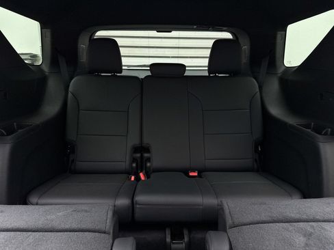 Used 2024 Chevrolet Traverse RS w/ LPO, Floor Liner Package AWD/4WD image 11