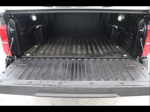 Used 2025 Toyota Tacoma TRD Off-Road w/ TRD Off Road Upgrade Package AWD/4WD image 19
