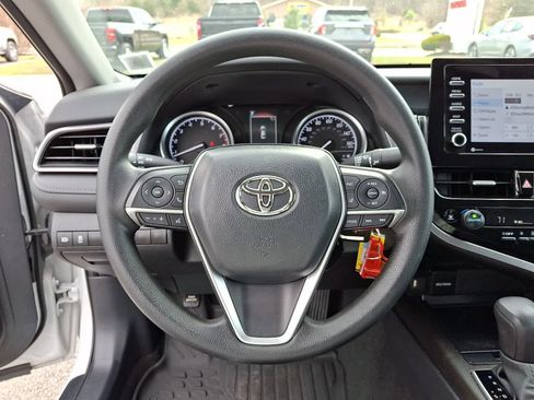 Used 2023 Toyota Camry LE image 21