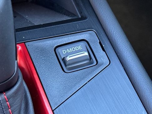 Used 2025 Nissan Kicks SR image 31