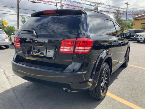 Used 2018 Dodge Journey SE w/ Connectivity Group FWD image 7