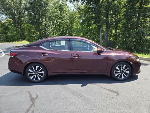 Used 2023 Nissan Sentra SV w/ SV Premium Package FWD image 2