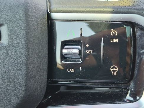 Used 2022 Land Rover Range Rover Evoque R-Dynamic SE AWD/4WD image 12