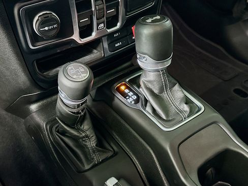 Used 2024 Jeep Wrangler Sahara image 23