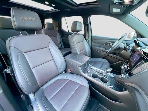 Used 2023 Chevrolet Traverse High Country w/ LPO, Floor Liner Package FWD image 31