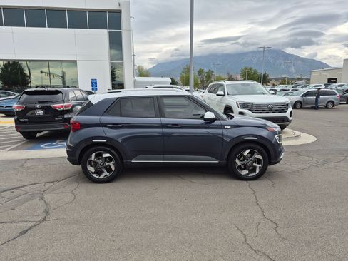 Used 2021 Hyundai Venue w/ Cargo Package FWD image 2