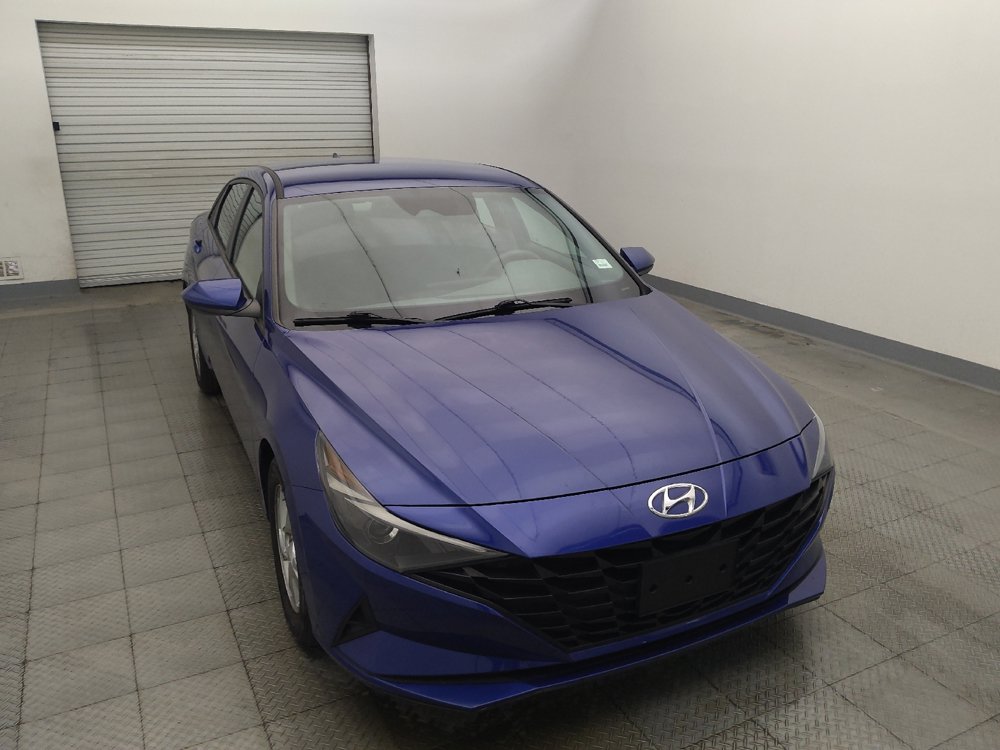 Used 2021 Hyundai Elantra SE FWD image 14