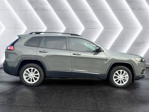 Used 2023 Jeep Cherokee Altitude Lux AWD/4WD image 4