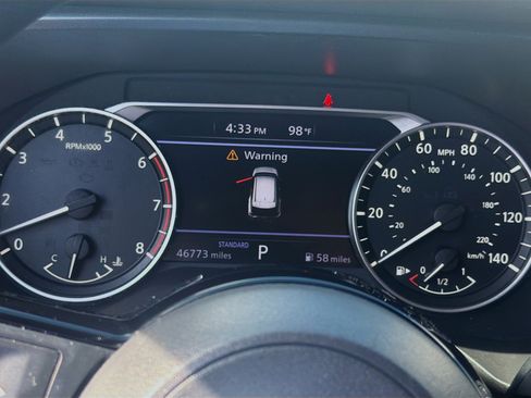 Used 2021 Nissan Rogue S FWD image 11