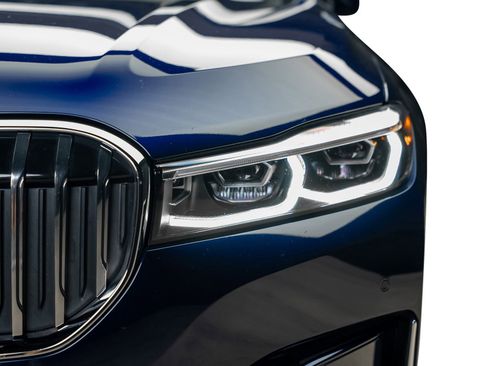 Used 2022 BMW ALPINA B7 xDrive AWD/4WD image 4