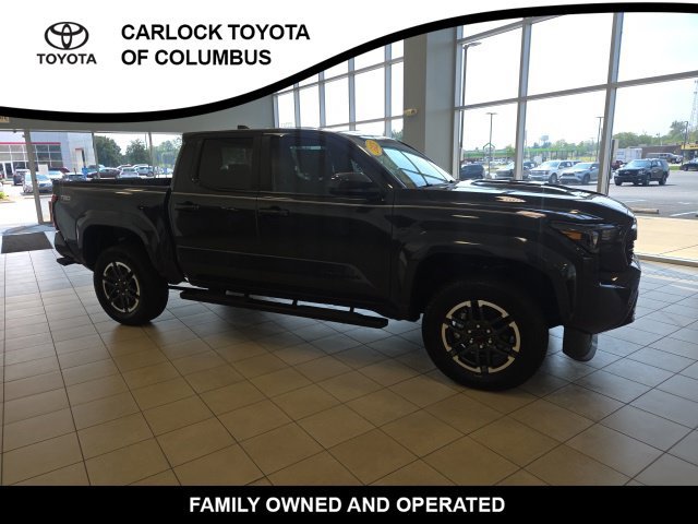 Used 2025 Toyota Tacoma TRD Sport AWD/4WD image 6