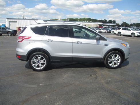 Used 2016 Ford Escape Titanium FWD image 4