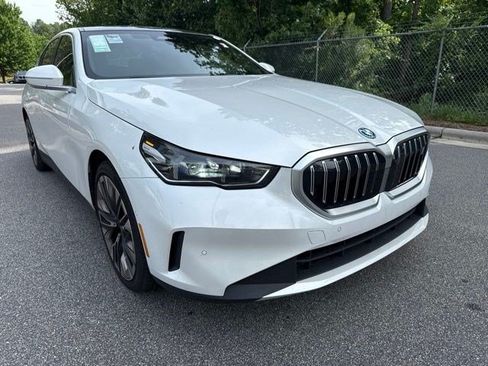 Used 2026 BMW i5 eDrive40 RWD image 3