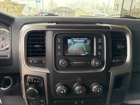 Used 2018 RAM 1500 Classic SLT image 17