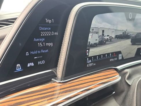 Used 2024 Cadillac Escalade Premium Luxury AWD/4WD image 28