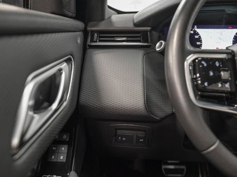 Used 2023 Land Rover Range Rover Velar R-Dynamic S image 18