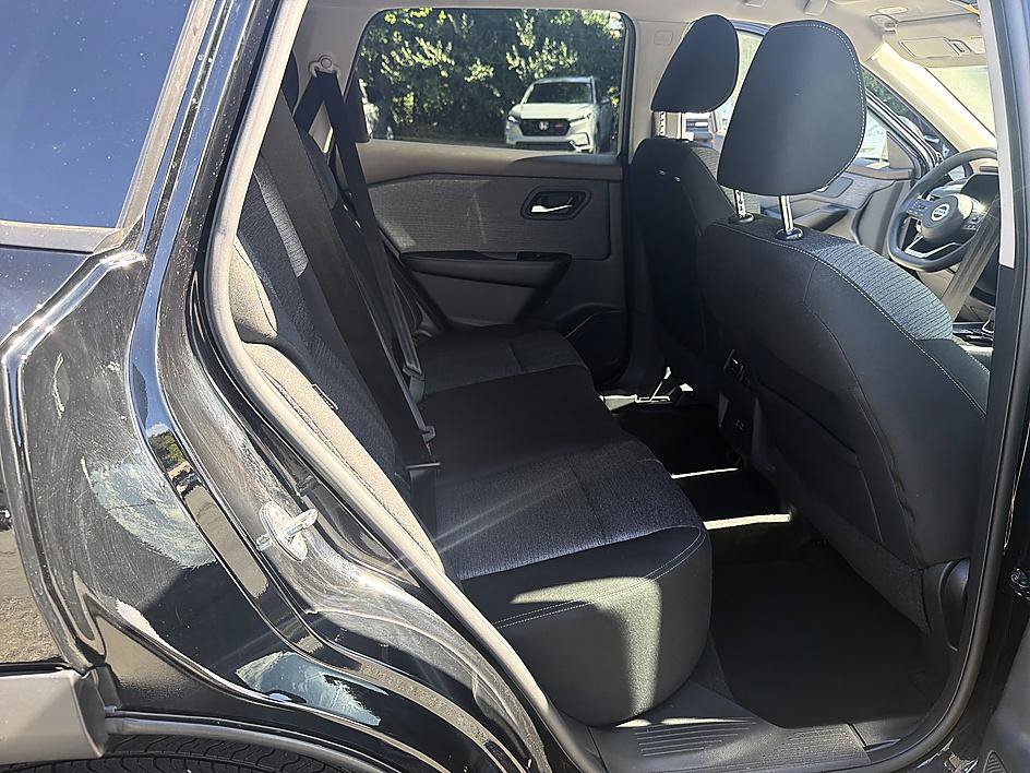 Used 2021 Nissan Rogue SV FWD image 22