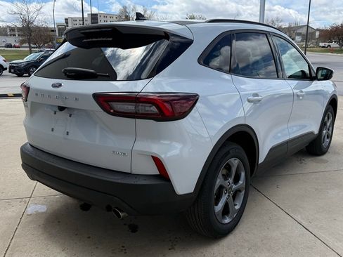 Used 2025 Ford Escape ST-Line Select AWD/4WD image 5