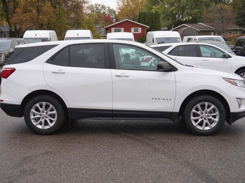 Used 2021 Chevrolet Equinox LS w/ LS Convenience Package AWD/4WD image 6