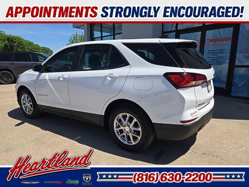 Used 2023 Chevrolet Equinox LS FWD image 6