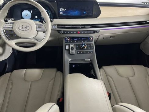 Used 2024 Hyundai Palisade Limited image 3