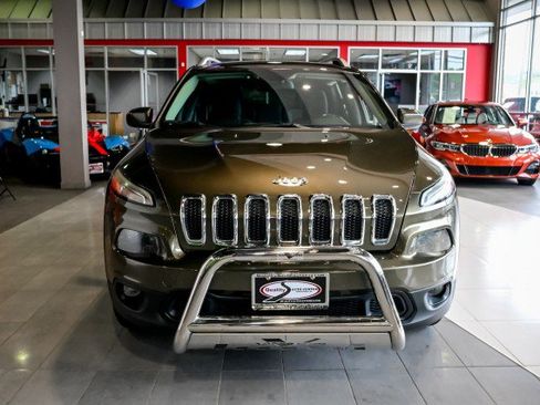 Used 2015 Jeep Cherokee Latitude AWD/4WD image 2