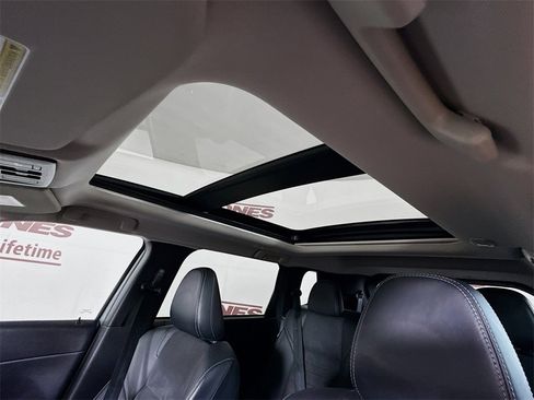 Used 2023 Mitsubishi Outlander SE image 11