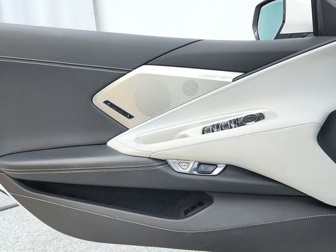 Used 2022 Chevrolet Corvette Stingray Preferred Conv w/ Chrome Exterior Badge Package image 17