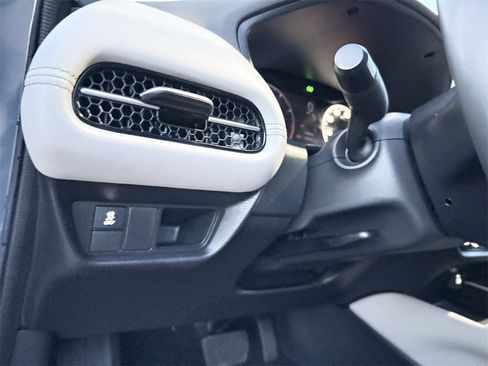 Used 2024 Honda HR-V EX-L image 32