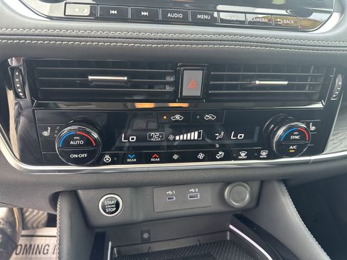 Certified 2023 Nissan Rogue Platinum w/ Platinum Premium Package FWD image 19