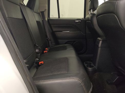 Used 2017 Jeep Compass Latitude AWD/4WD image 19